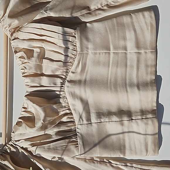 Abercrombie & Fitch Gold Satin Blouse long sleeve rouched sleeves - Picture 3 of 12